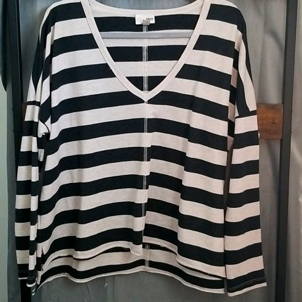 Black and cream comfy and stylish v neck